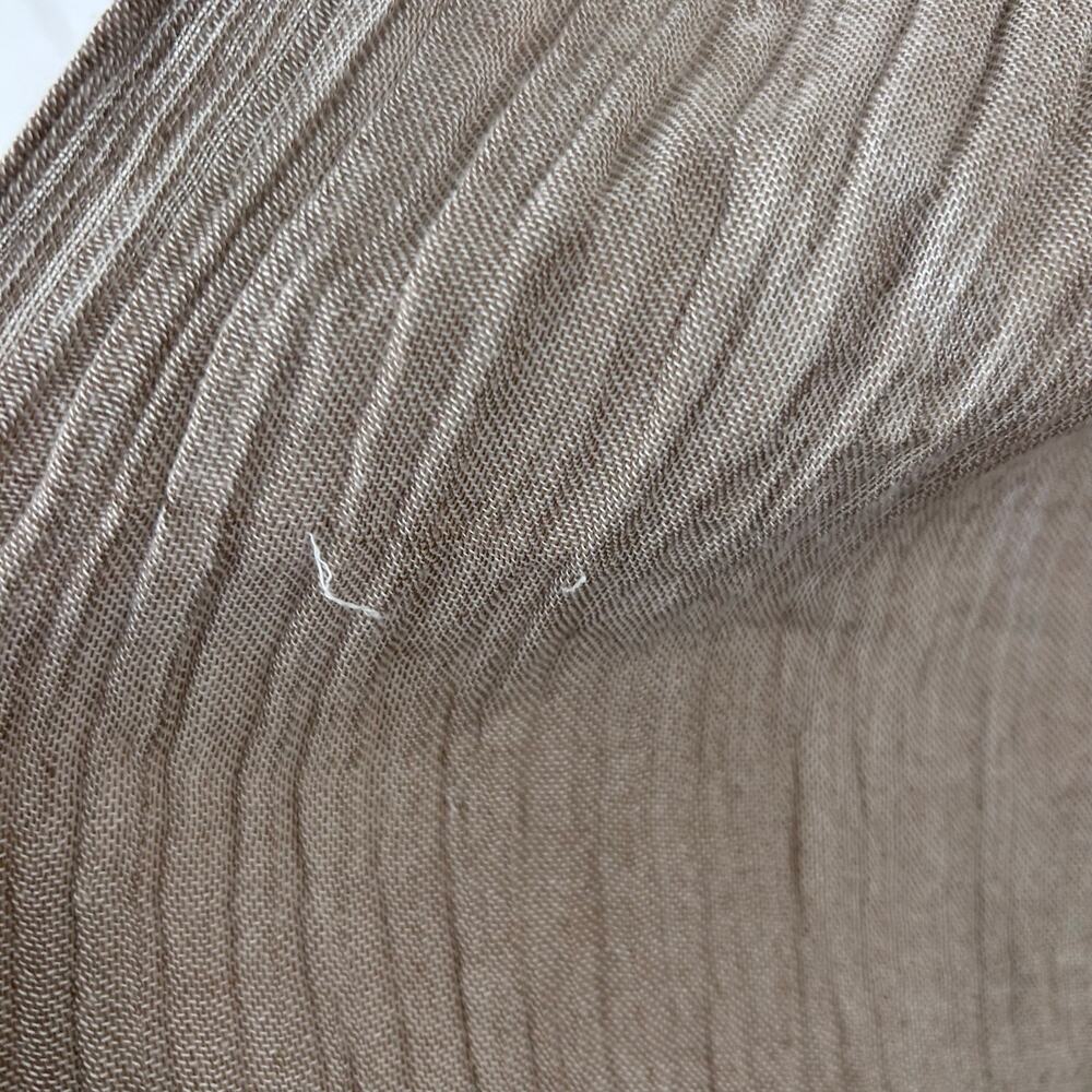 Old Navy Neutral Two Tone Scarf Beige Taupe Lightweight Fringe Wrap Boho - Picture 6 of 9